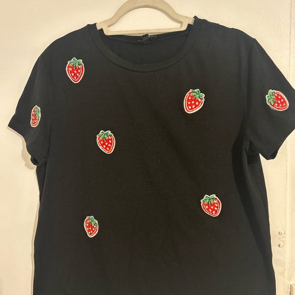 Strawberry shirt sz XL - Picture 2 of 3